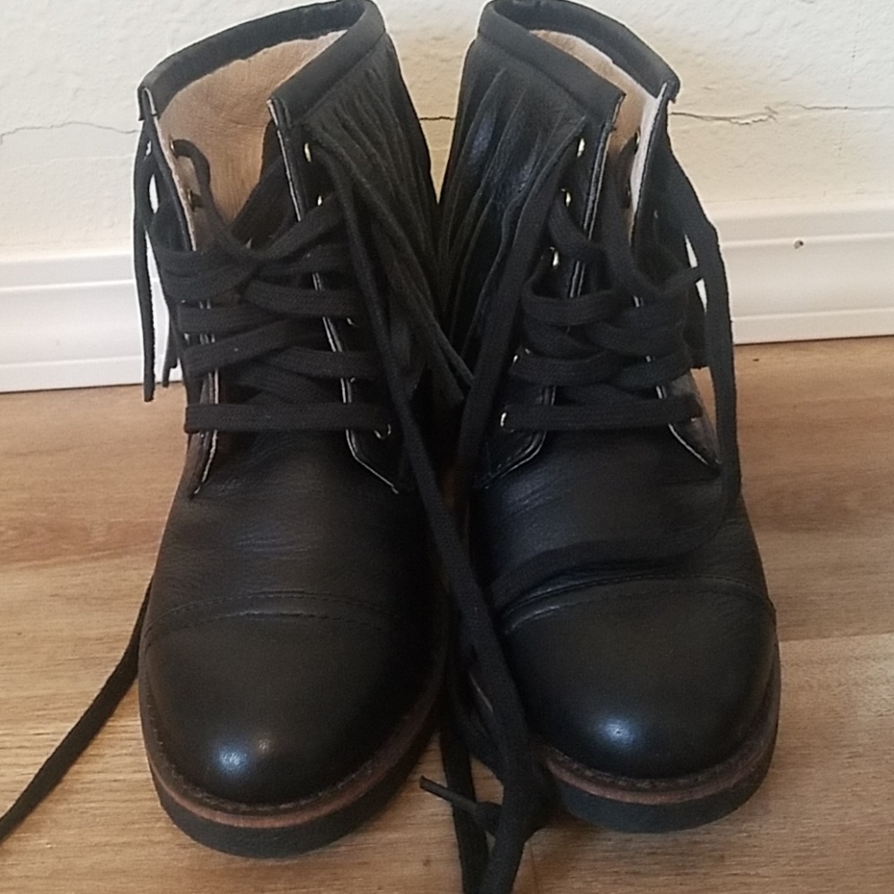 House of Harlow Fringe Boots